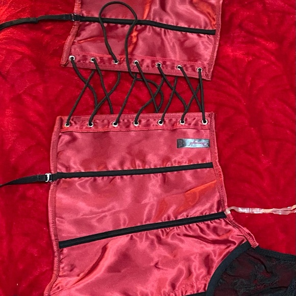 NWOT Size 38 Red and Black Corset with Sheer Black Lace Bust Sexy Beautiful Love - Picture 4 of 12